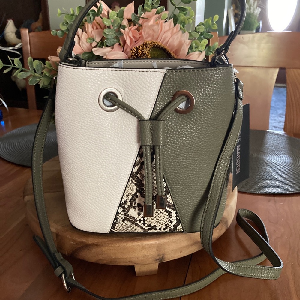Steve Madden bucket crossbody